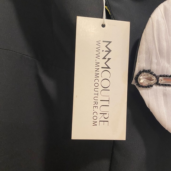 Pre Owned Fouad Sarkis 2796
Size: 8
Color : Black and white - Picture 3 of 6